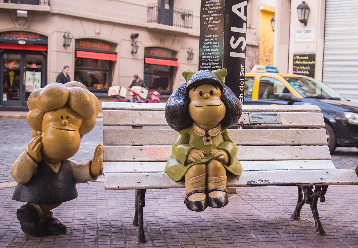 ESTATUA MAFALDA